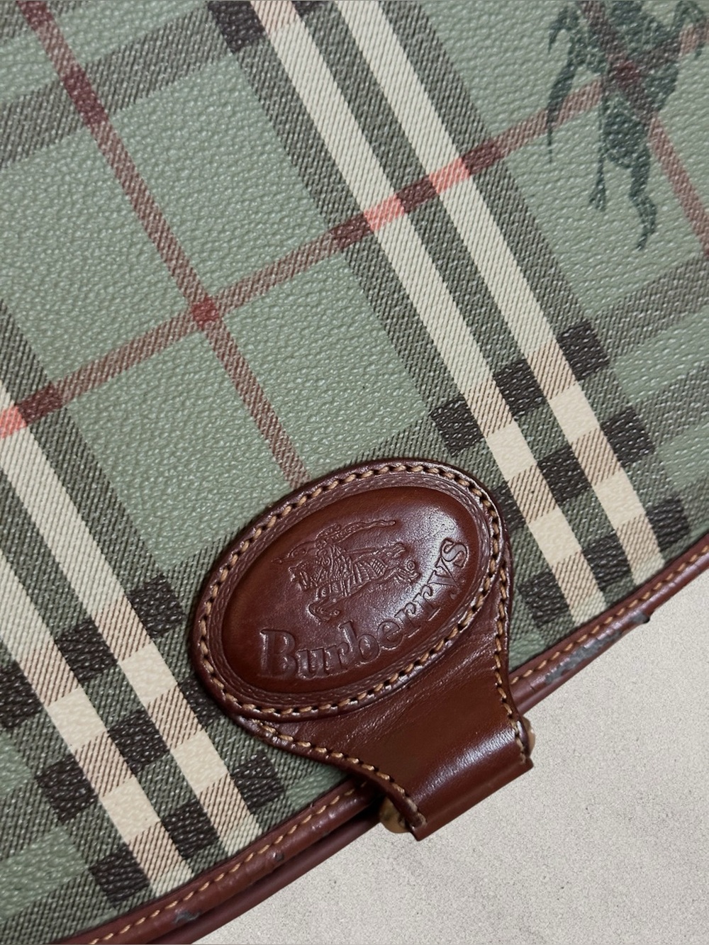 Burberry Vintage Shoulder Bag - Picture 5 of 10
